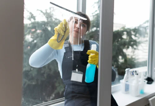 Nettoyage de vitres intérieures et extérieures à Hénonville